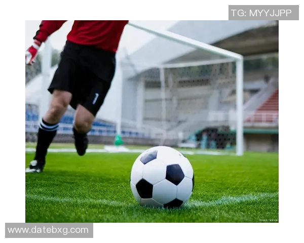 《从街头到球场:一个足球星探的梦想与挑战》 《从街头到球场:一个足球星探的梦想与挑战》